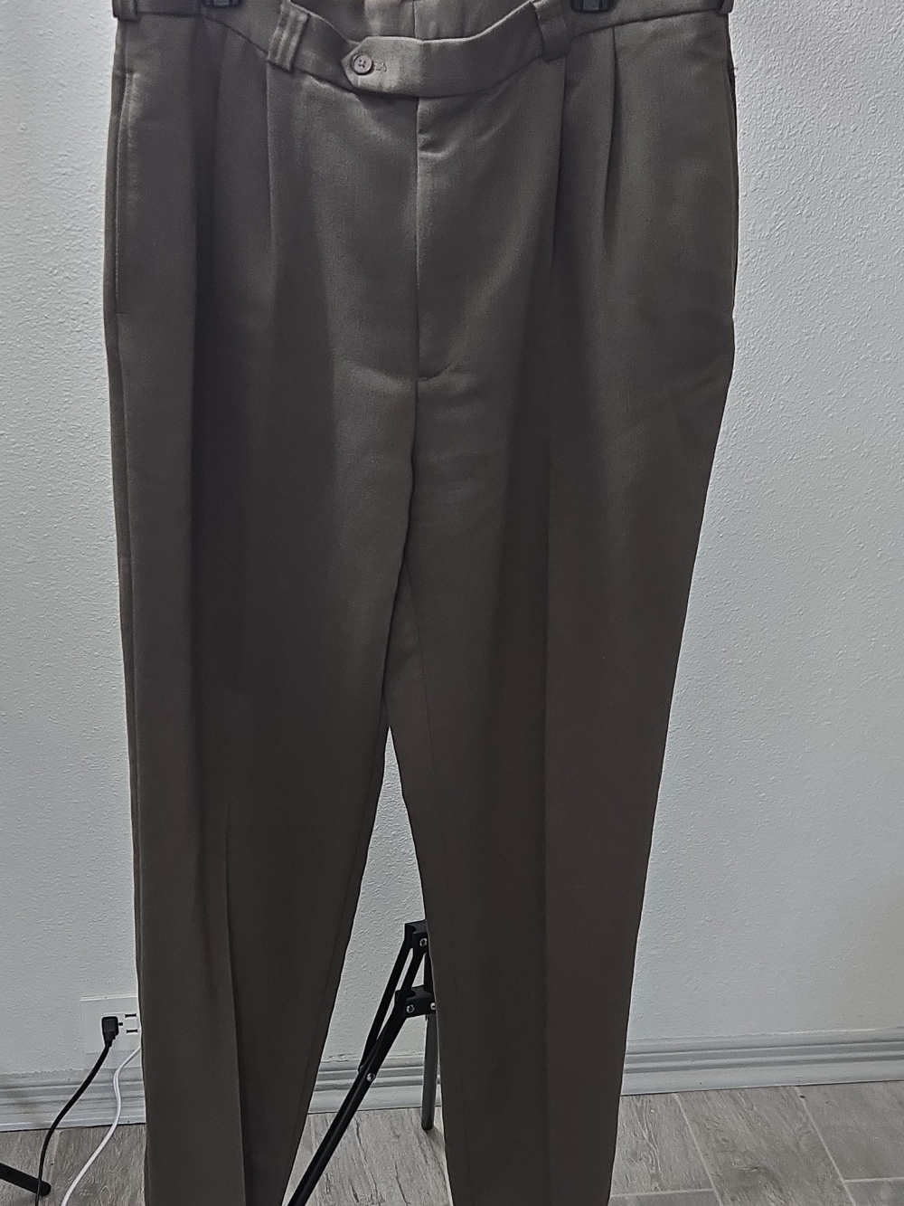 Perry Ellis Olive Brown Pleated Dress Pants